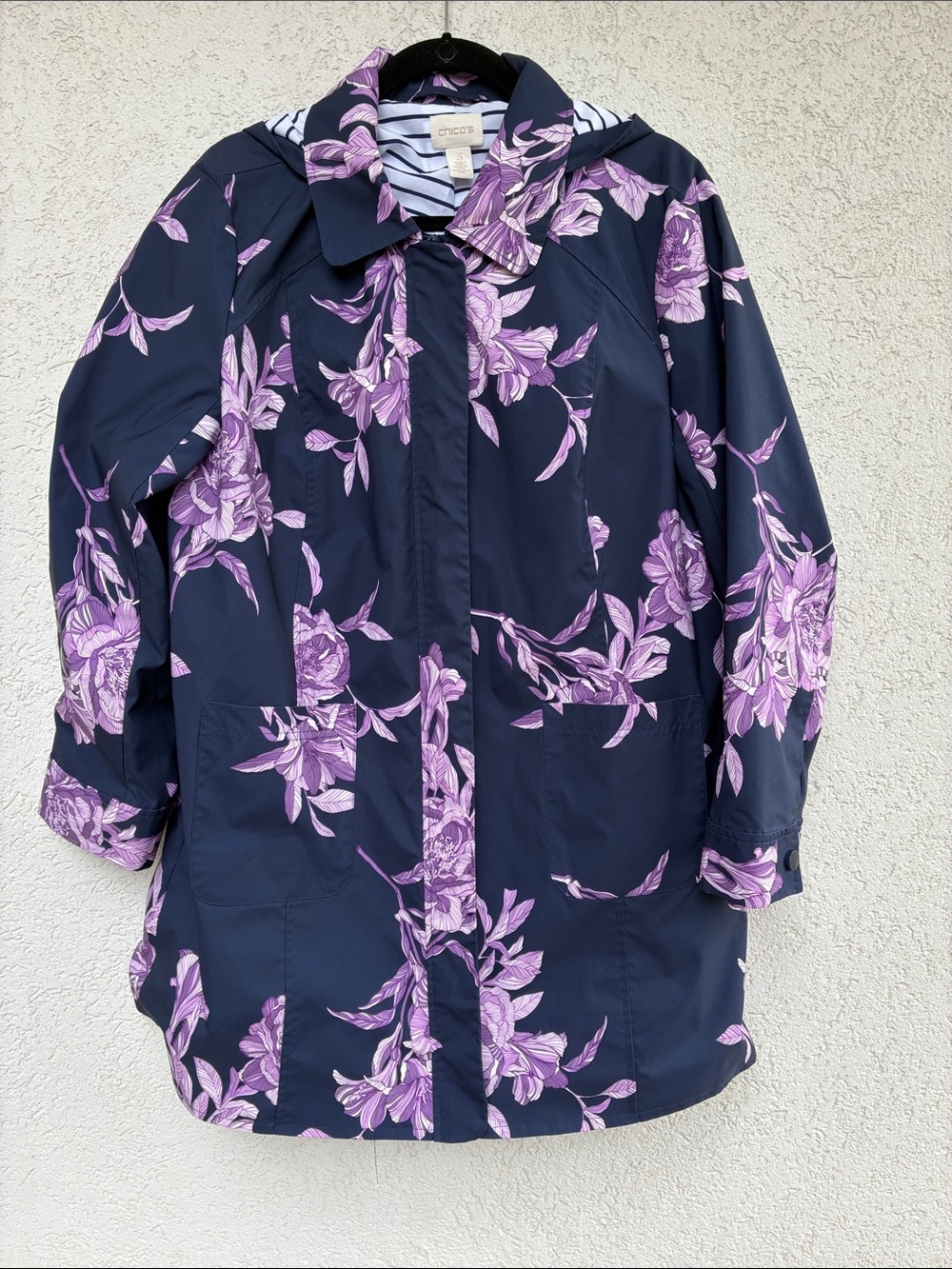Chico's rain jacket Navy with Lavender floral & striped inside detach hood sz 3